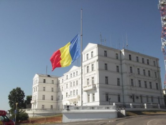 Ziua Drapelului Naţional, marcată pe faleza din faţa Comandamentului Flotei